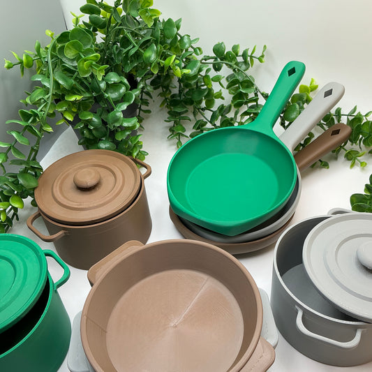 Children's Mud Kitchen Pot Pan Set 3-Piece Indoor & Outdoor Eco-Friendly toy Coo - Main Product Image