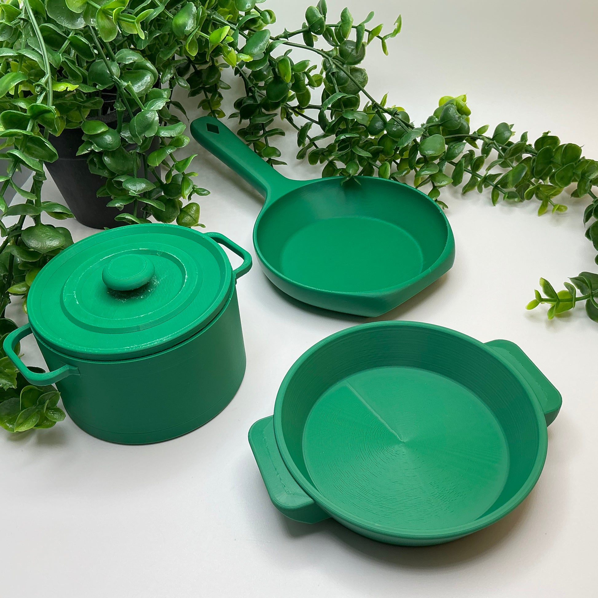 Children's Mud Kitchen Pot Pan Set 3-Piece Indoor & Outdoor Eco-Friendly toy Coo - Close Up