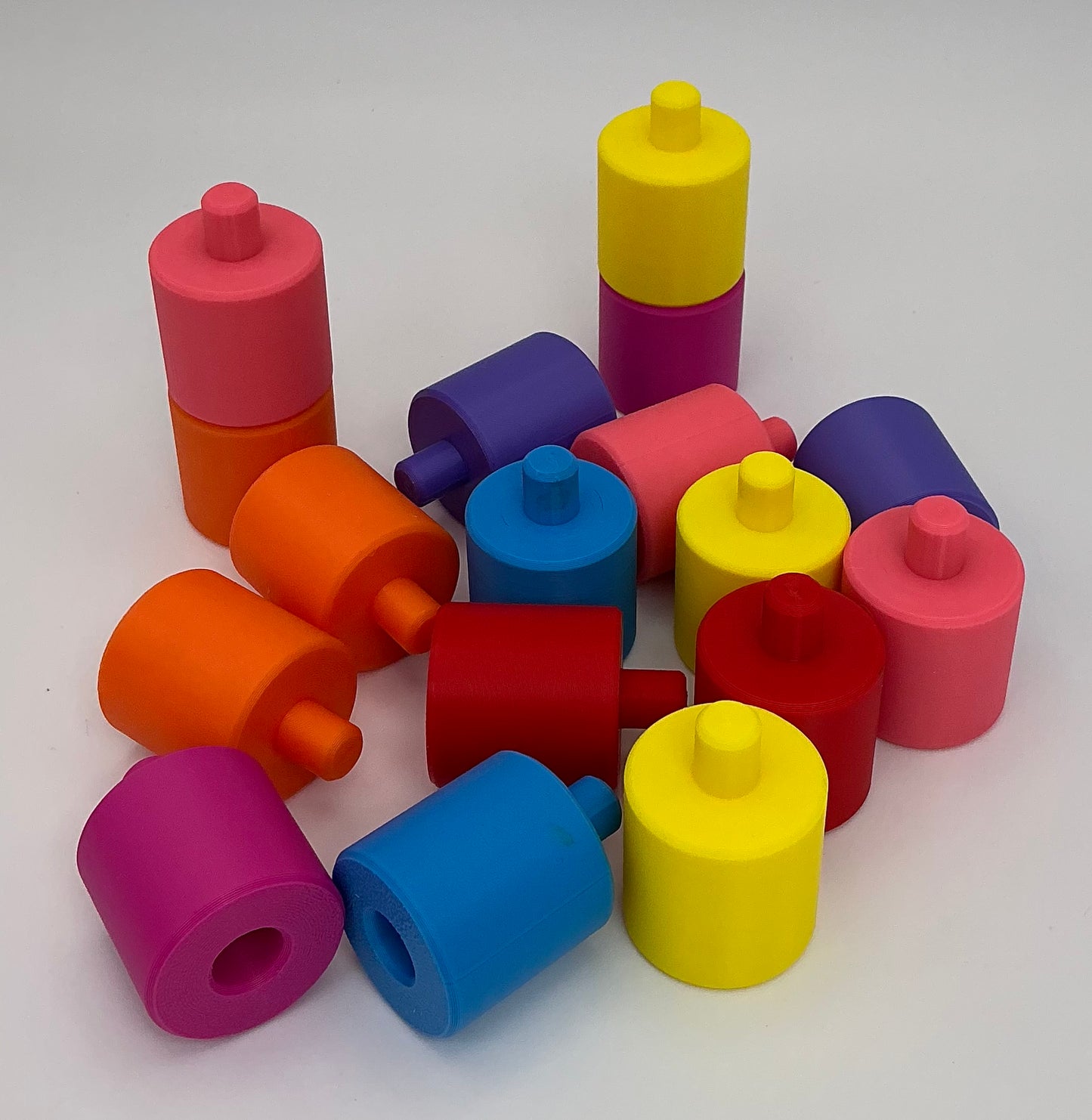Jigsaw pegged Circle Cylinder Geometric Shape stacker