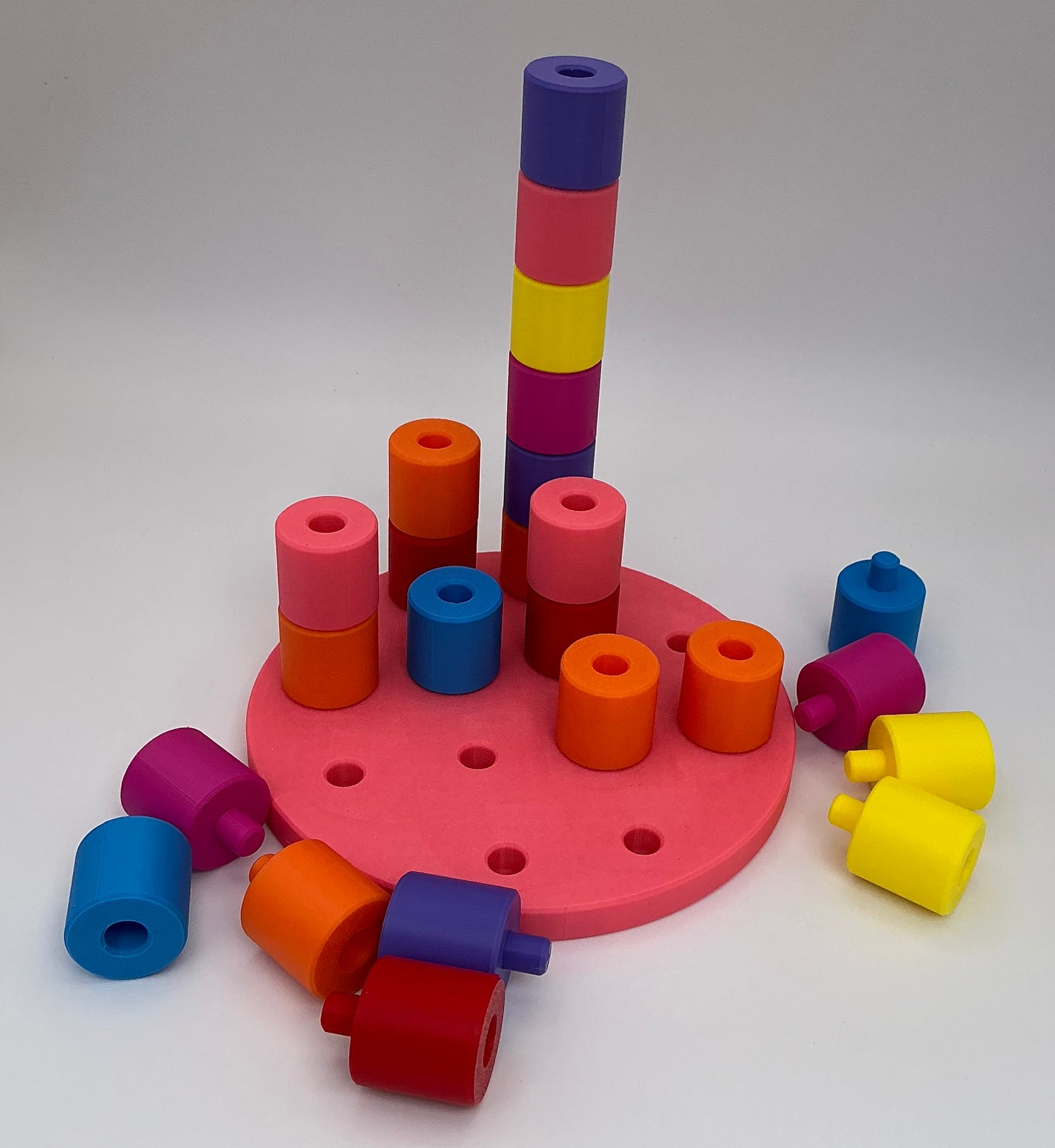 Jigsaw pegged Circle Cylinder Geometric Shape stacker
